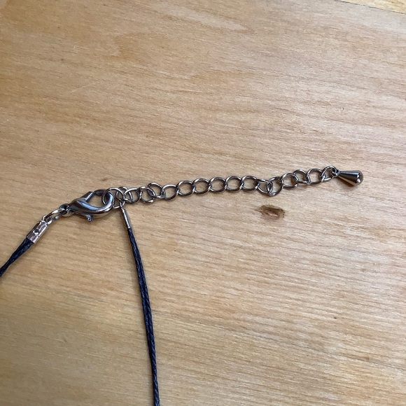 ARTISAN Beaded Shell Pendant Cord Necklace - Picture 6 of 9